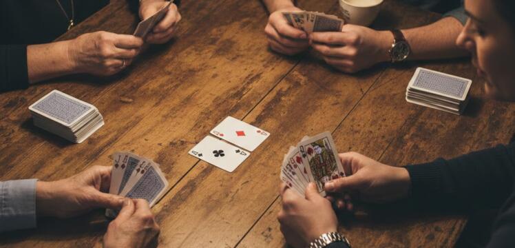 Hjerterfri: Den komplette guide til regler, strategier og online spil